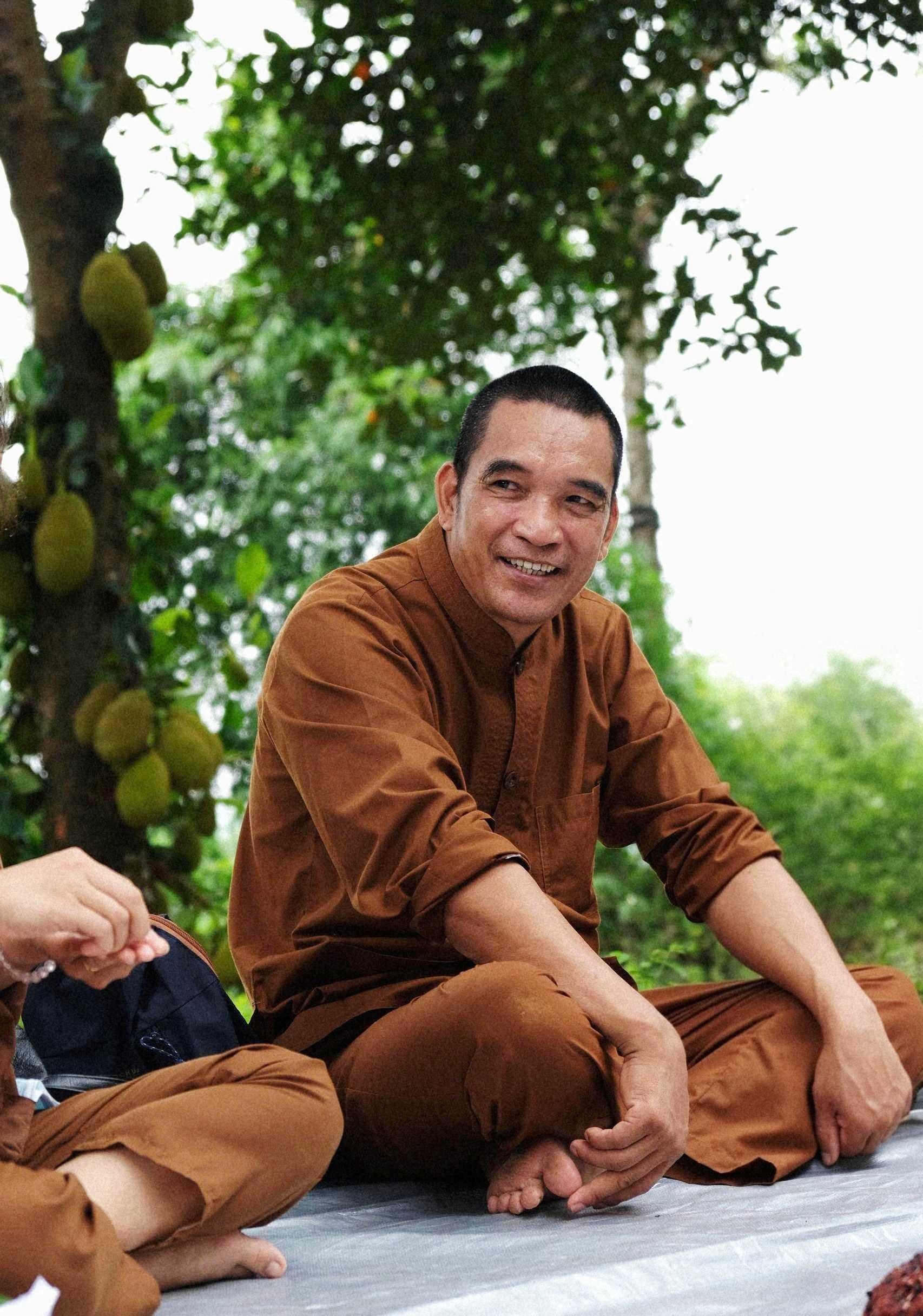 CHÂN NHƯ (LÊ MẠNH HÙNG)
